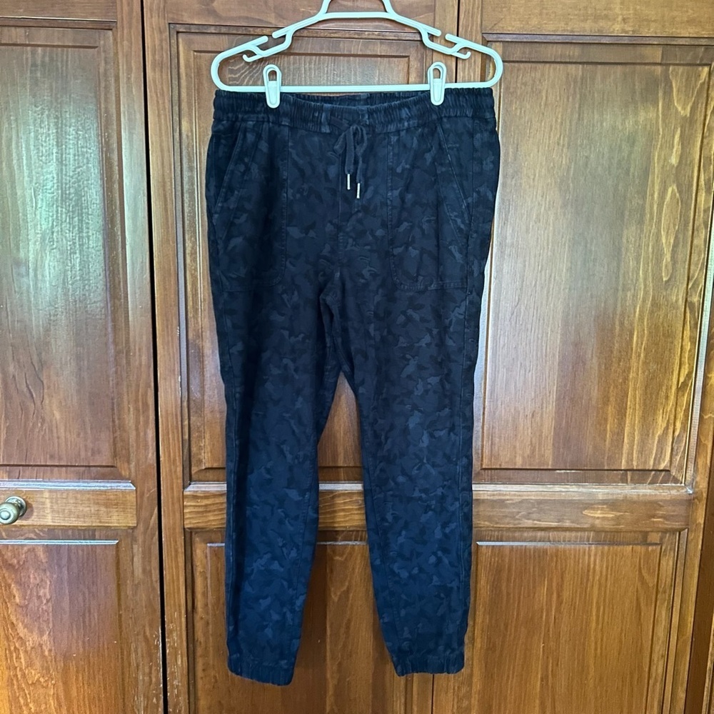 Athleta Farallon Stratum Camo Jogger Pants Navy Blue Size 12